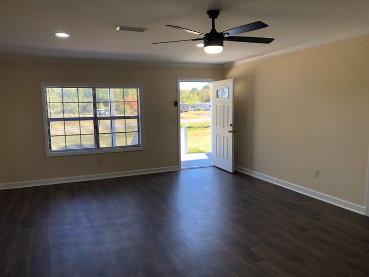 Property Photo:  2016 Iris Road  AL 36301 