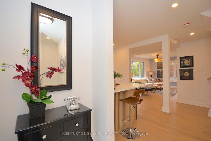 Property Photo:  660 Hochelaga Street 34  ON K1K 2E9 