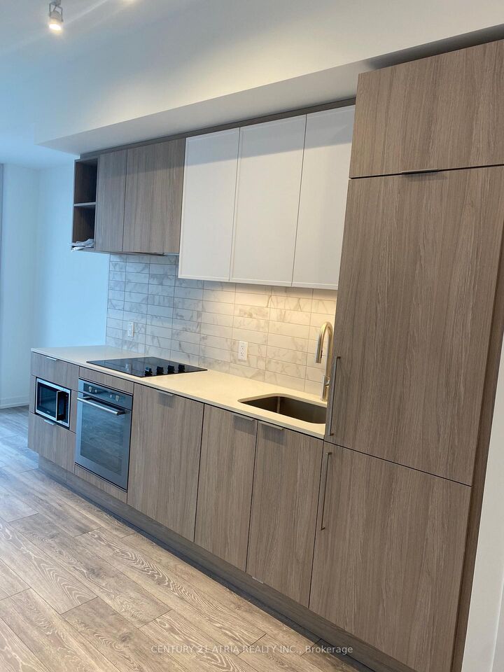 Photo de la propriété:  2020 Bathurst Street 829  ON M5P 0A6 