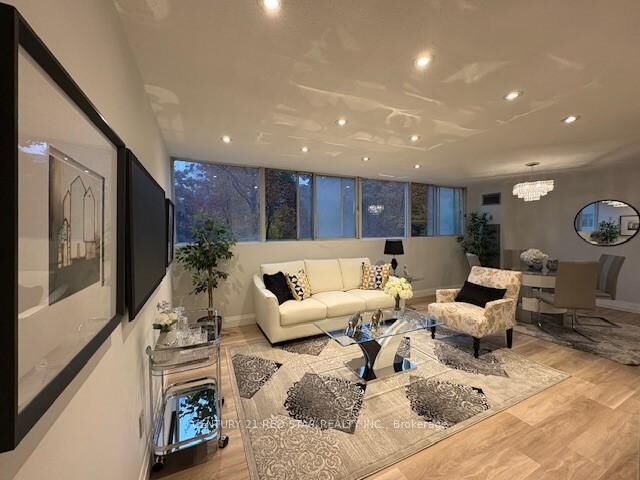 Property Photo:  3695 Kaneff Crescent 107  ON L5A 4B6 