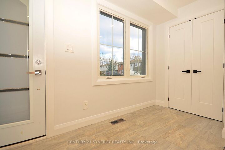 Property Photo:  660 Hochelaga Street 26  ON K1K 2E9 