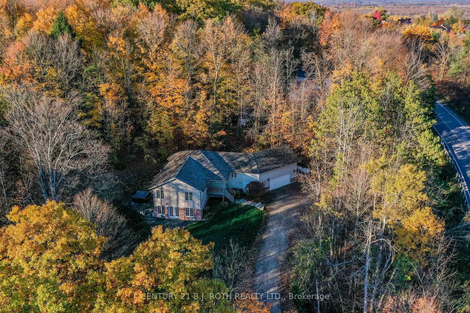 Photo de la propriété:  4927 25 Side Road  ON L4M 4S4 