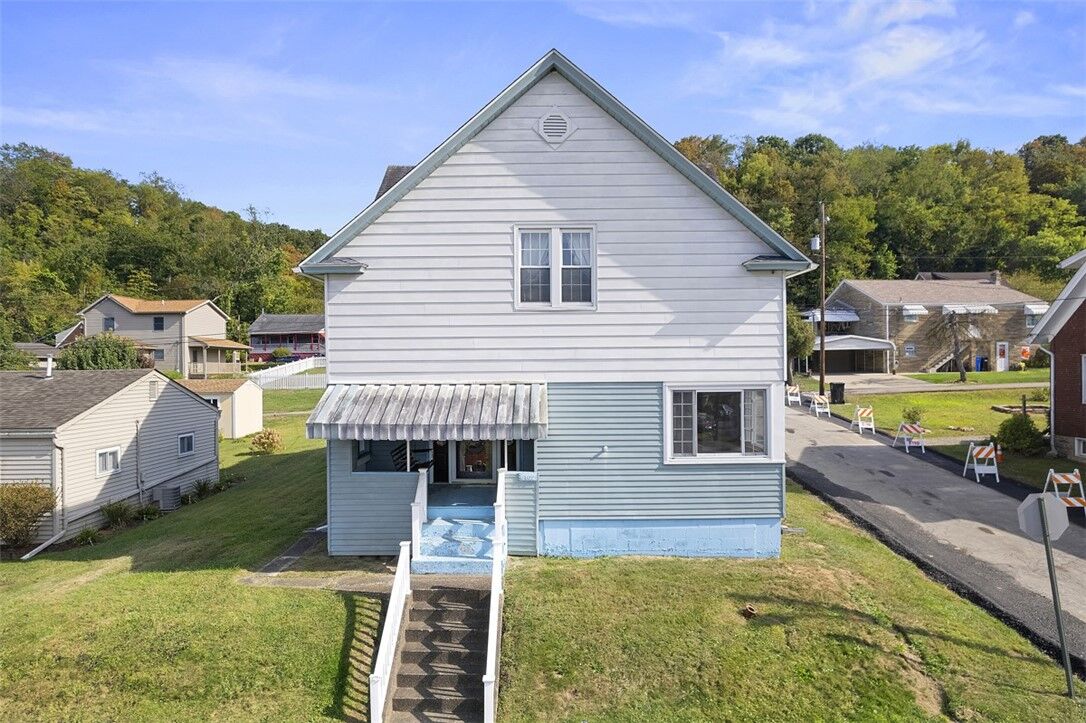 Property Photo:  6102 Roslyn St  PA 15135 