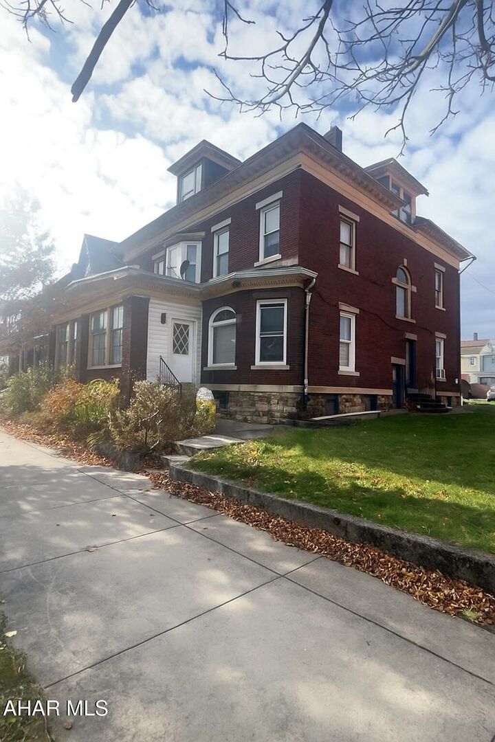 Property Photo: 2814 Broad Avenue PA 16601