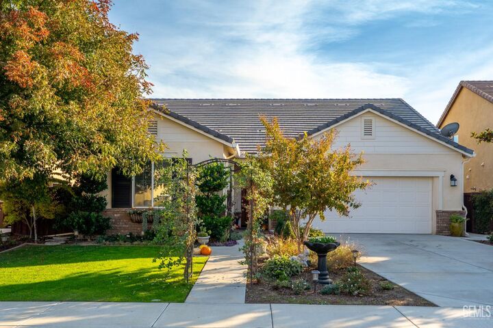 Property Photo: 9707 Metropolitan Way CA 93311