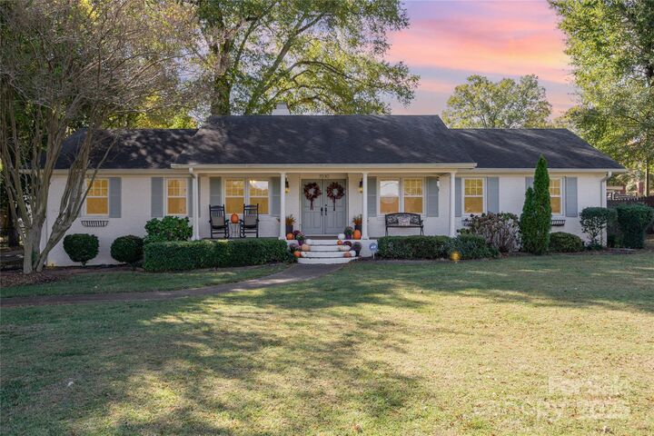 Property Photo: 7030 Delta Lake Drive NC 28215