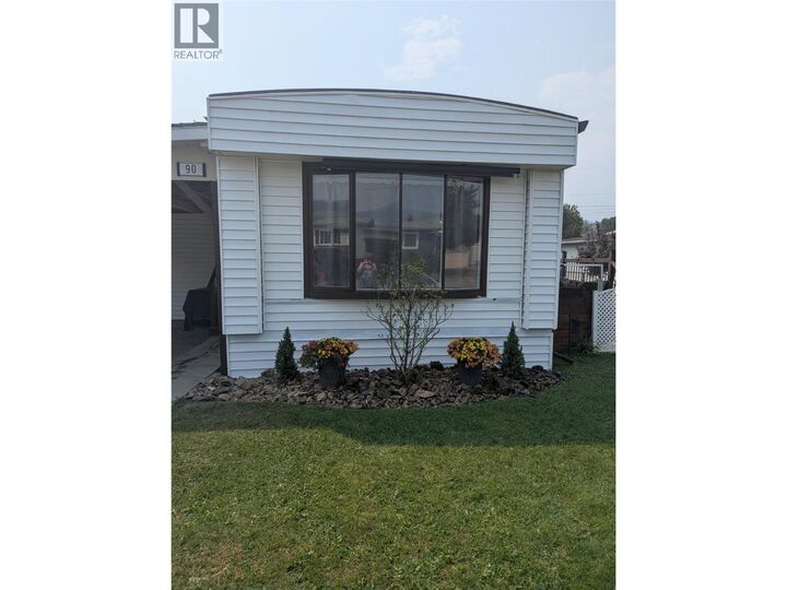 Property Photo: 720 Commonwealth Road 90 BC V4V 1G7