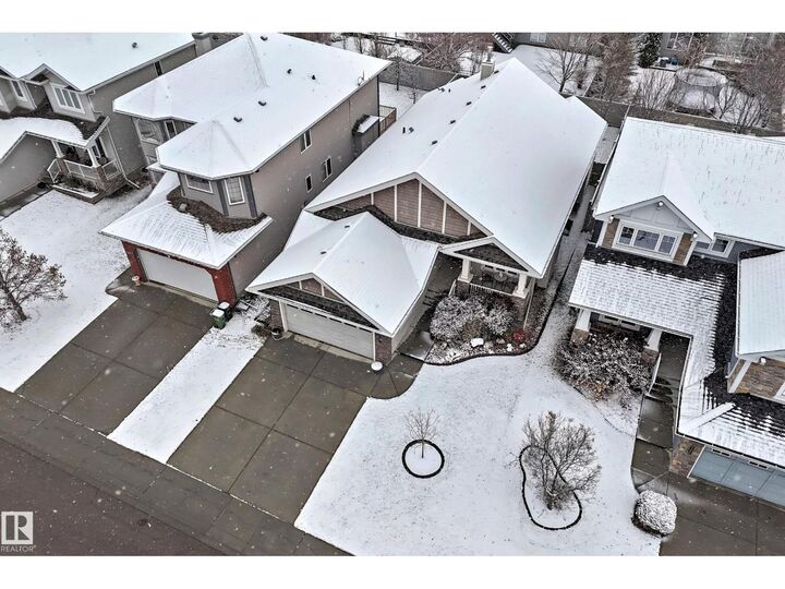 Photo de la propriété:  6107 Maynard Cr NW  AB T6R 0J2 