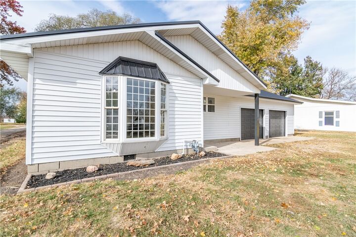 Property Photo: 309 S Park Street IL 62534