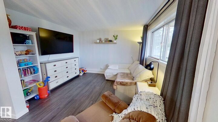 Property Photo:  15930 109 Avenue NW  AB T5P 1B7 