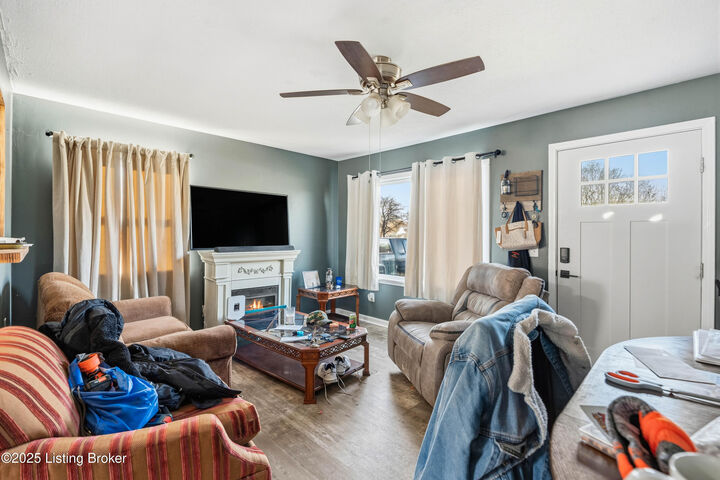 Property Photo:  1348 Cross Keys Rd  KY 40065 