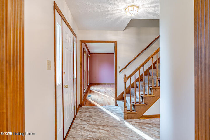 Property Photo: 48 Cherokee Dr KY 40065