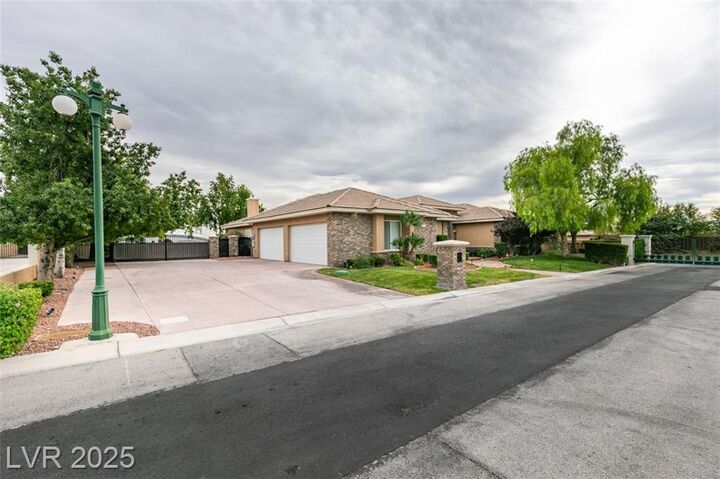 Property Photo:  6210 Calm Brook Court  NV 89149 