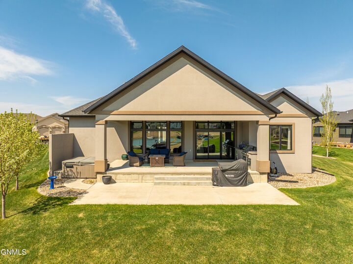 Property Photo: 3904 Waterfront Place SE ND 58554