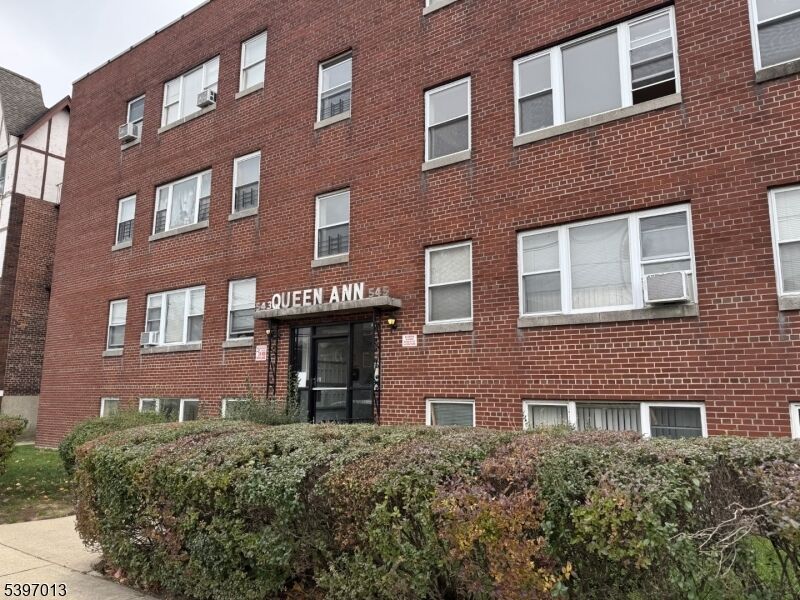 Property Photo:  543 Joralemon St 2D  NJ 07109 