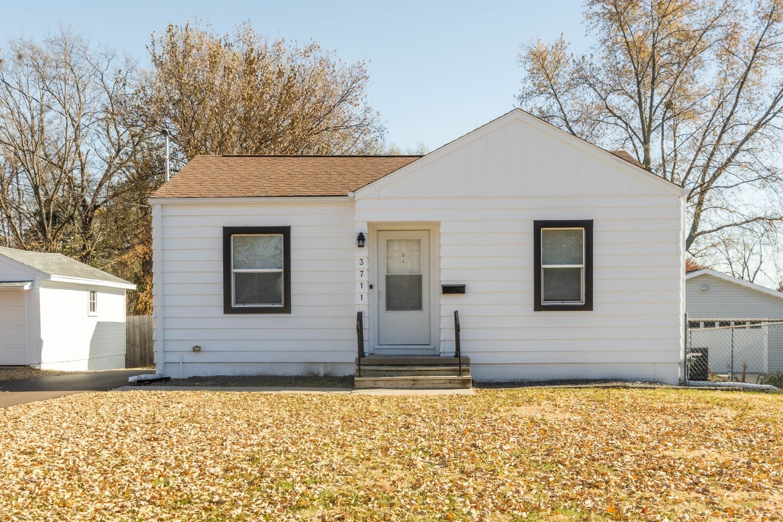 Property Photo:  3711 37th Street  IA 50310 