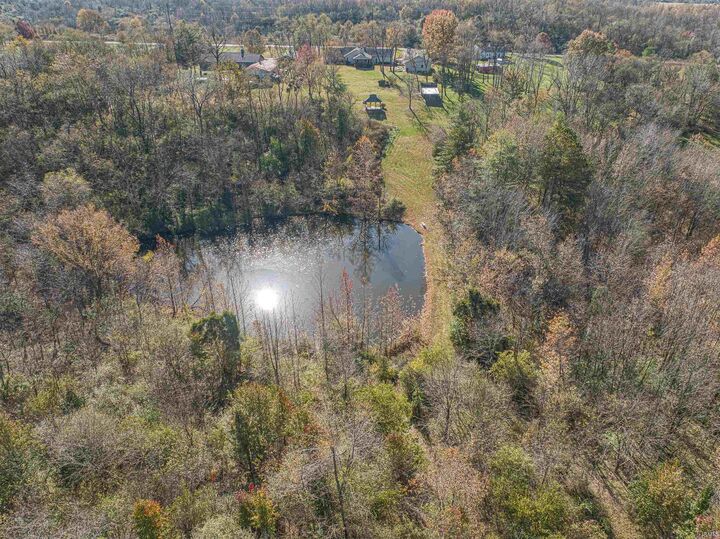 Property Photo: 1722 W New Hope Road IN 47601