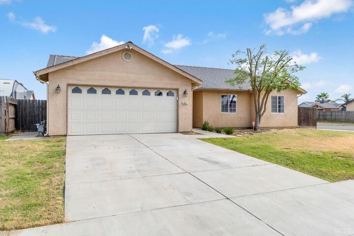 Property Photo: 1881 S Wishon Avenue CA 93230