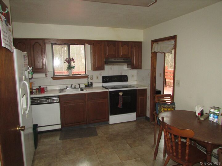 Property Photo:  20 Lor Mar Court  NY 12590 