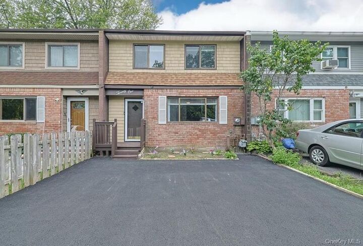 21 N Aspen Road  Middletown NY 10940 photo