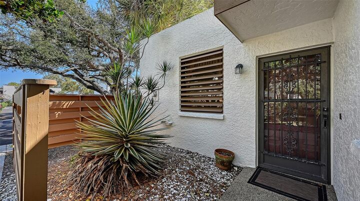 Property Photo: 101 Tidewater Drive 101 FL 34210