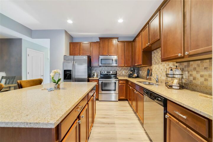 Property Photo: 7411 Ripplepointe Way FL 34786