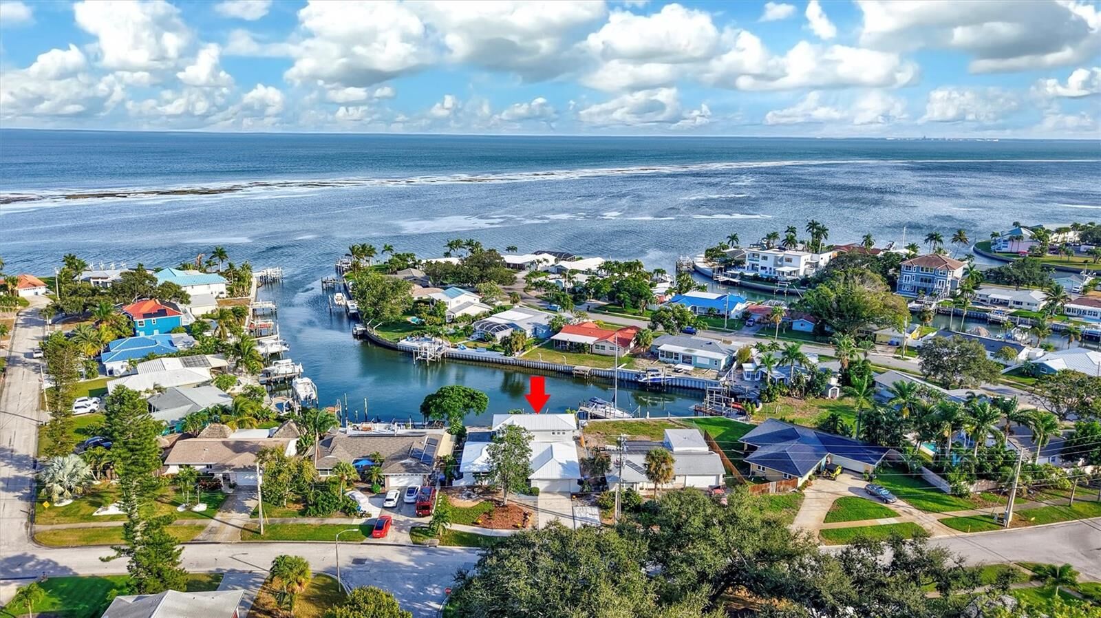 Property Photo: 4400 Beach Drive SE FL 33705