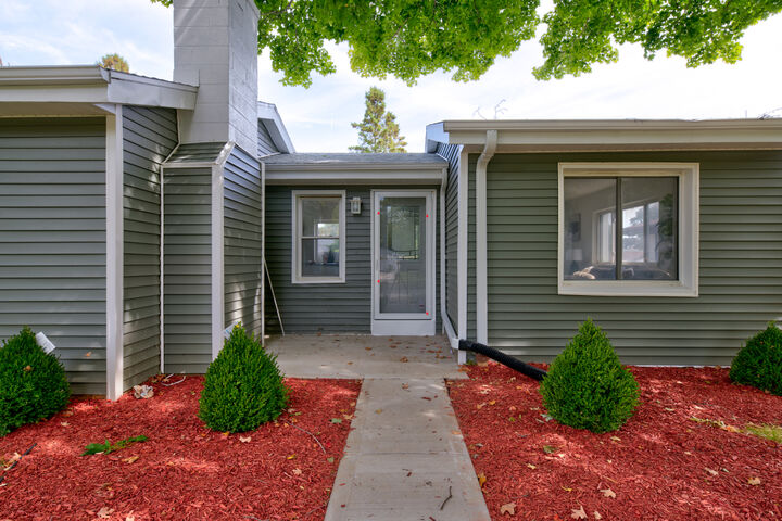 Property Photo:  5940 N 72nd St  WI 53218 