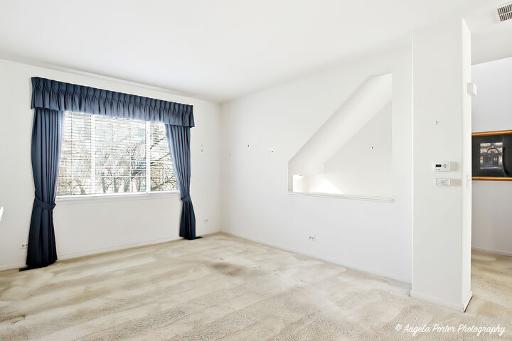 Property Photo: 548 New Haven Drive 548 IL 60013