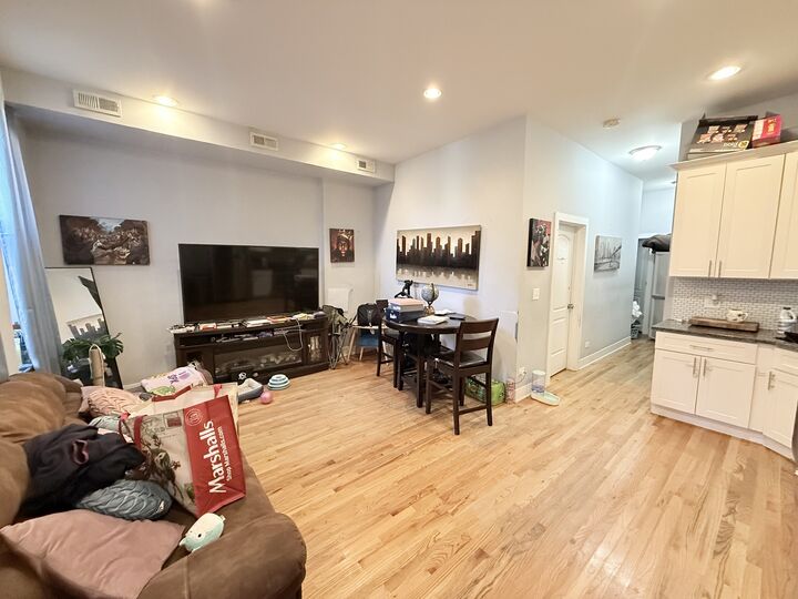 Property Photo:  2815 W 25th Street  IL 60623 