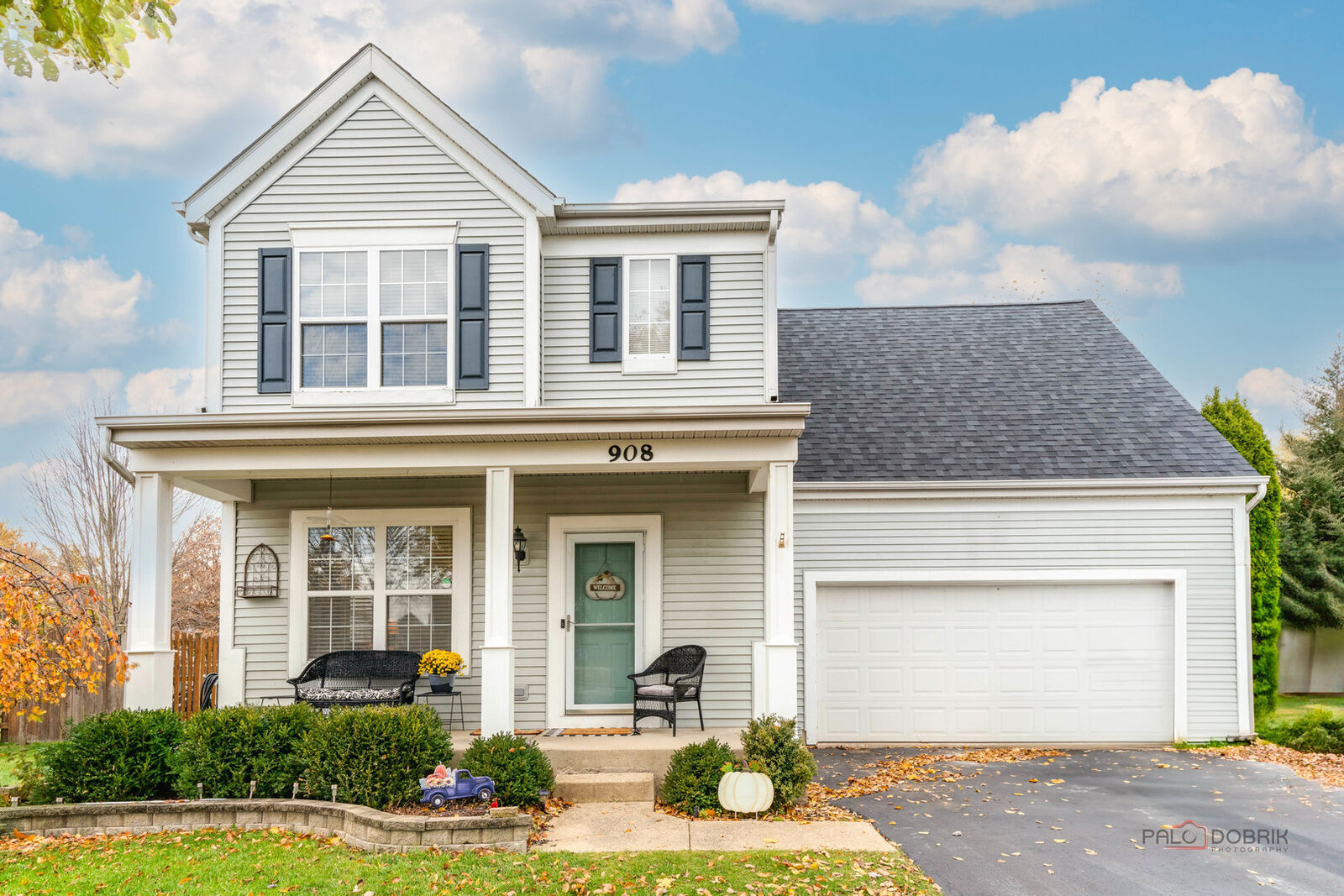 Property Photo: 908 S Arlington Drive IL 60073