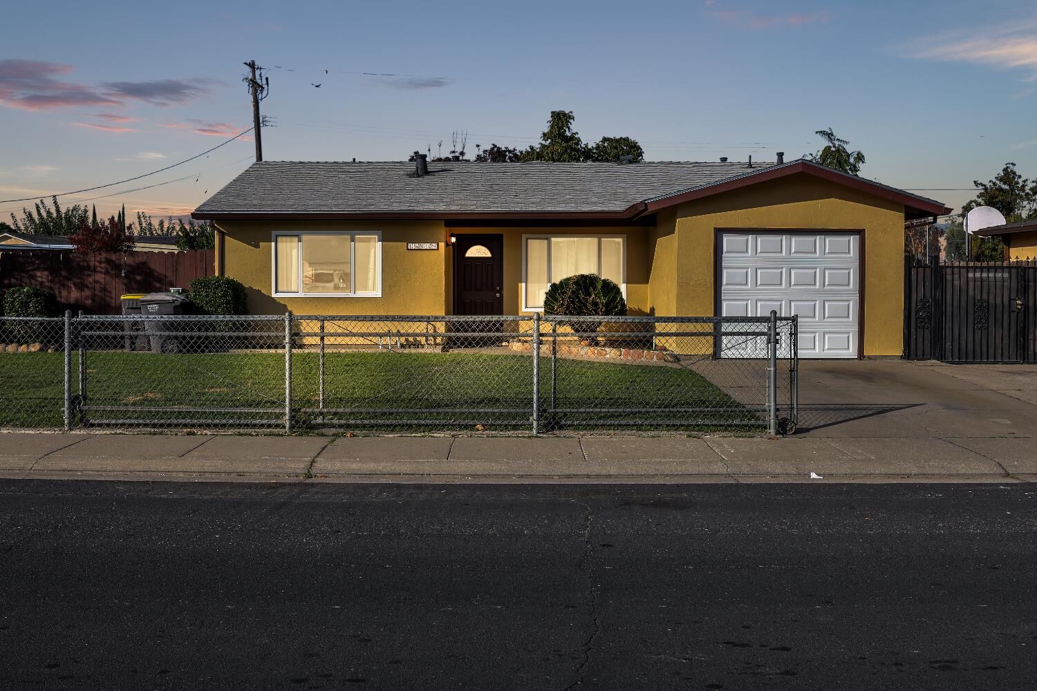 Property Photo:  16039 Cambridge  CA 95330 