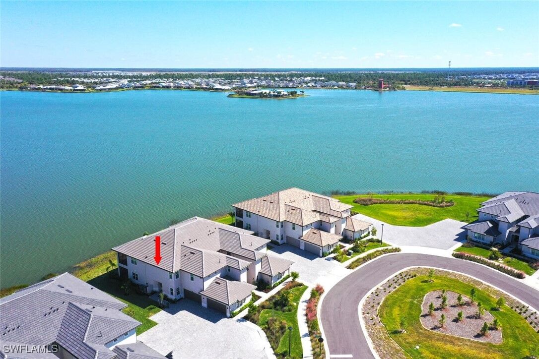 Property Photo:  16570 Ridgeview Circle 4111  FL 33982 