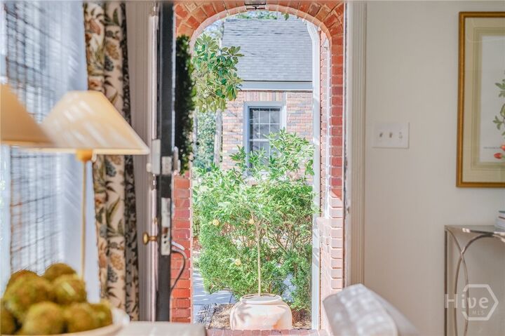 Property Photo:  520 E 53rd Street  GA 31405 