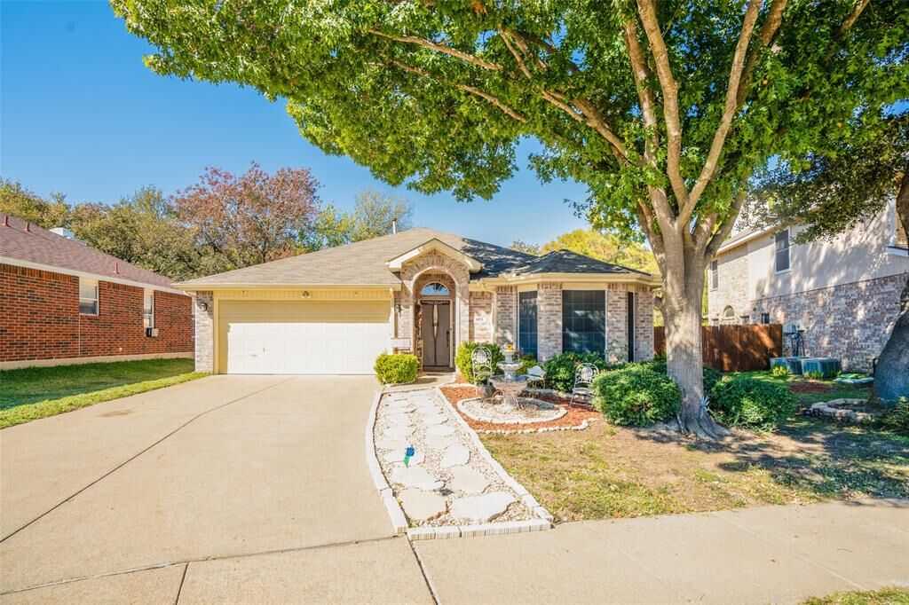 Property Photo: 905 Mill Spring Drive TX 75040