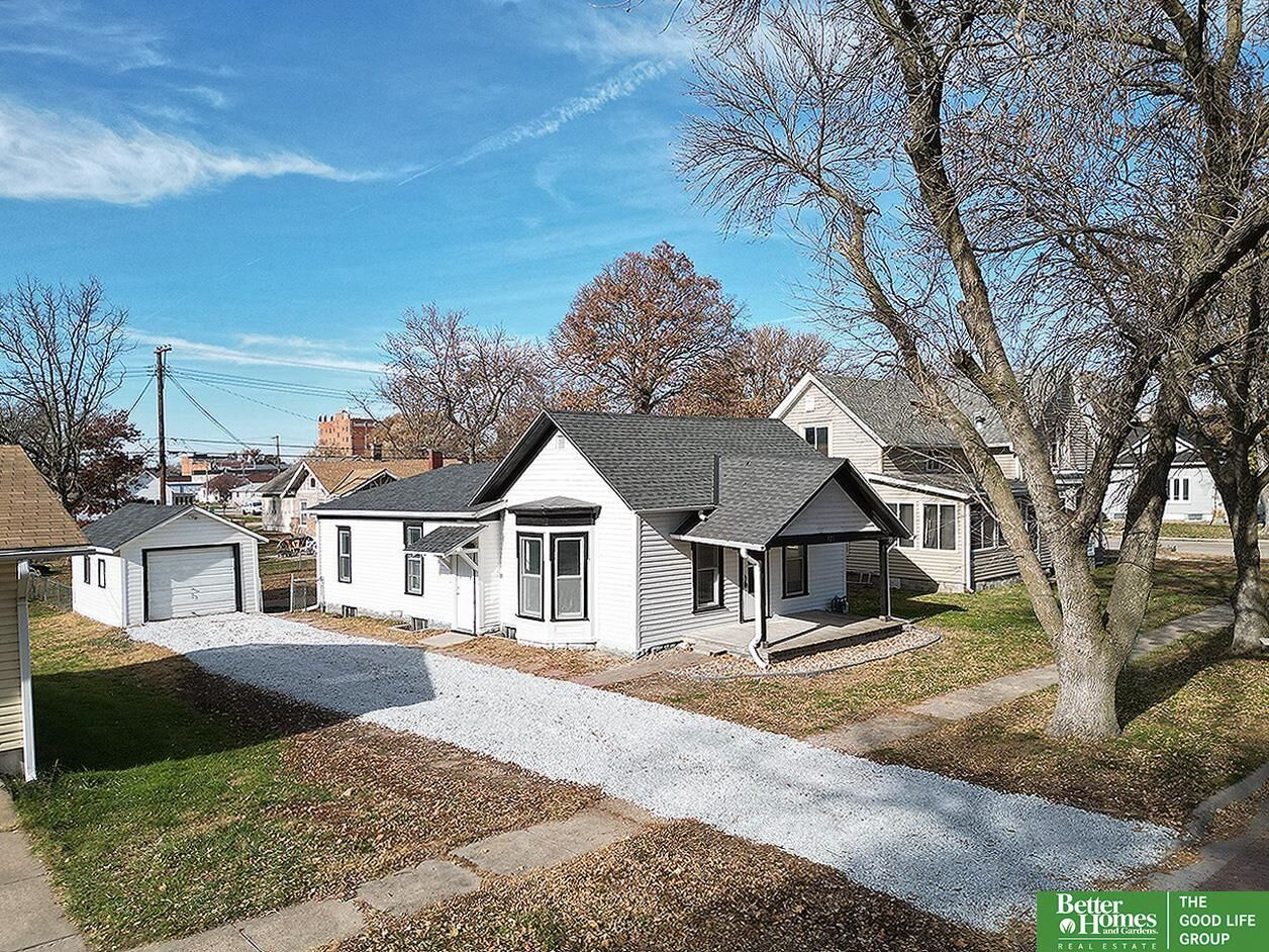 Property Photo:  321 N Iowa Avenue  NE 68467 