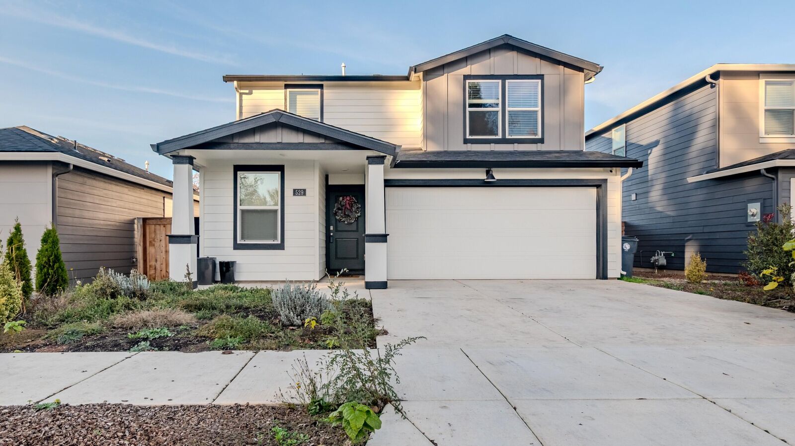 Property Photo: 529 Black Bear Drive OR 97501