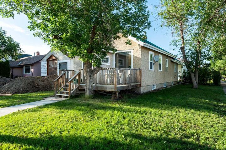 402 Main Street — photo 1