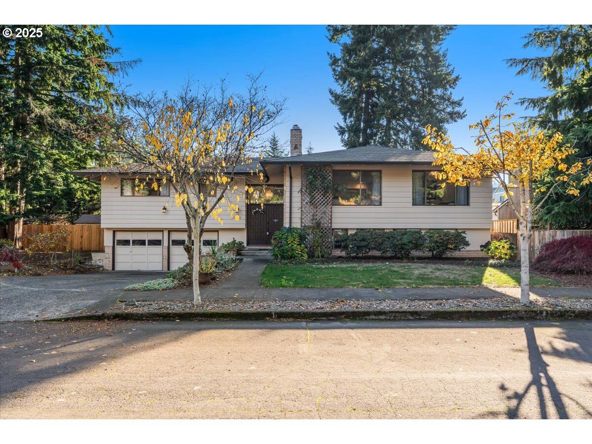 Property Photo: 15120 SE Franklin St OR 97236