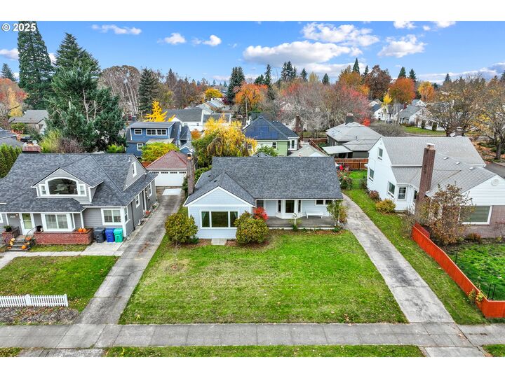 4703 N Willamette Blvd  Portland OR 97203 photo