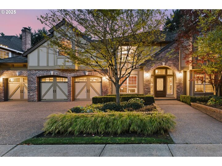 Property Photo: 5094 Denton Dr OR 97035