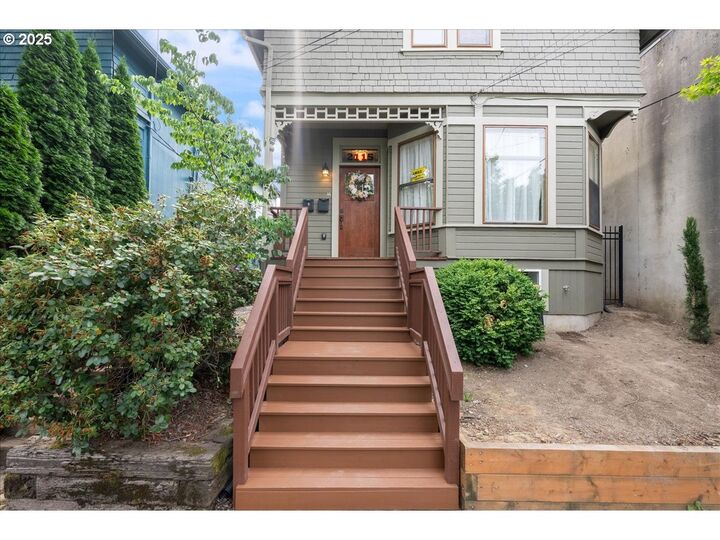 Property Photo:  2115 NW 22nd Ave  OR 97210 