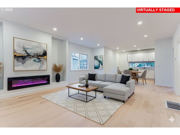 Property Photo: 122 NE 44th Ave OR 97213