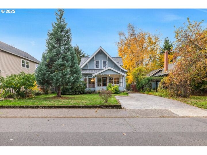 Property Photo: 3111 SE 62nd Ave OR 97206