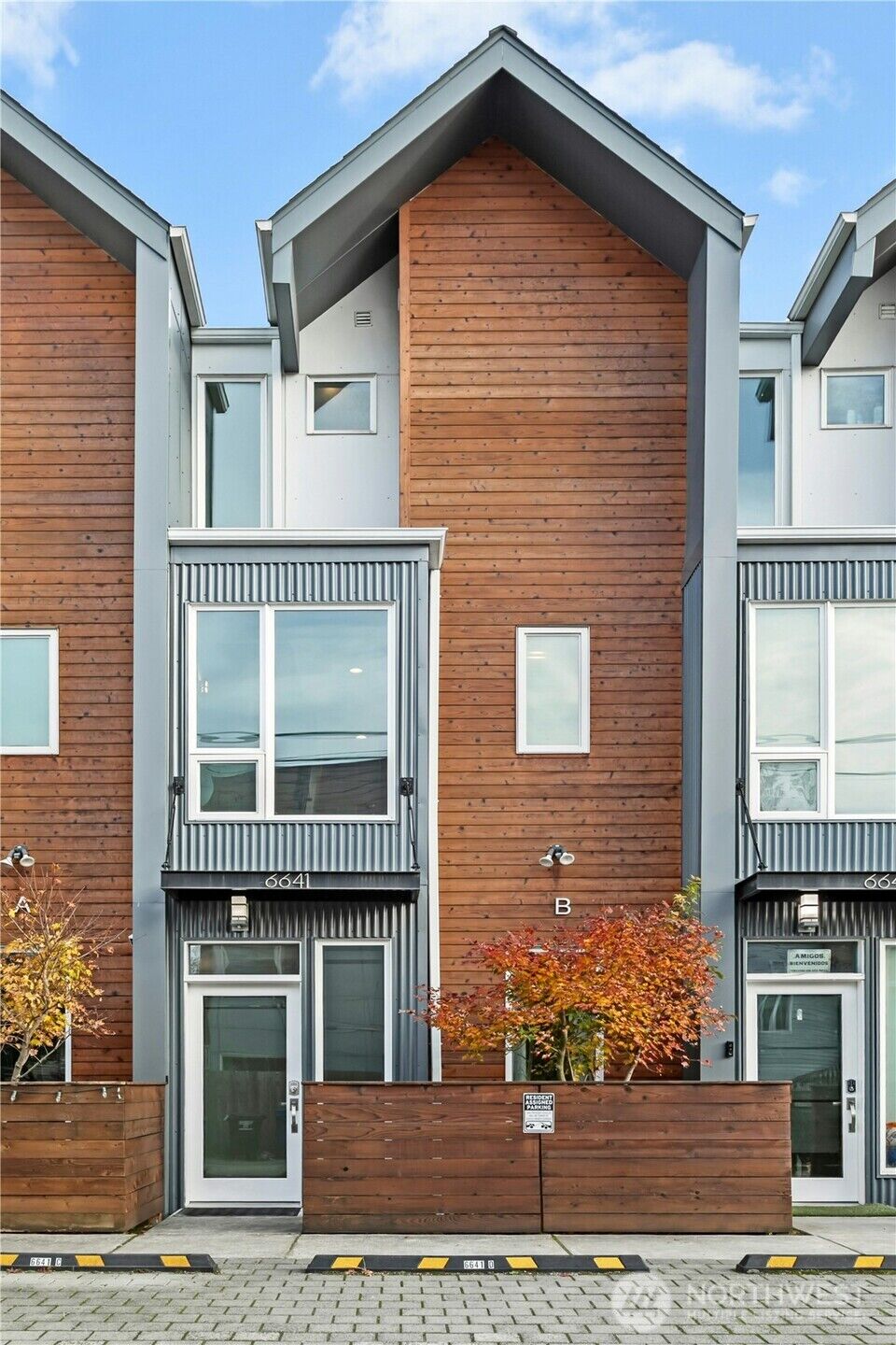 Property Photo:  6641  Carleton Avenue S B  WA 98108 