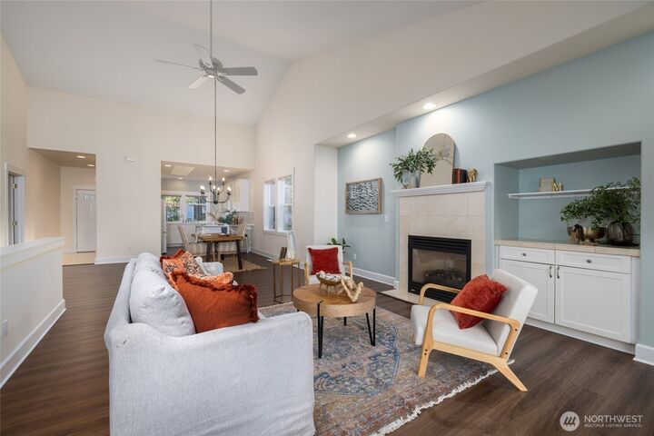 Property Photo: 2115 Cascade Court WA 98221