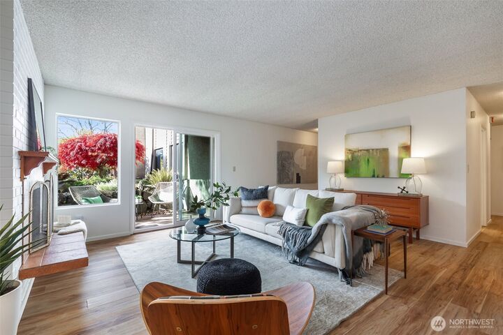 Property Photo: 2858 32nd Avenue W 106 WA 98119