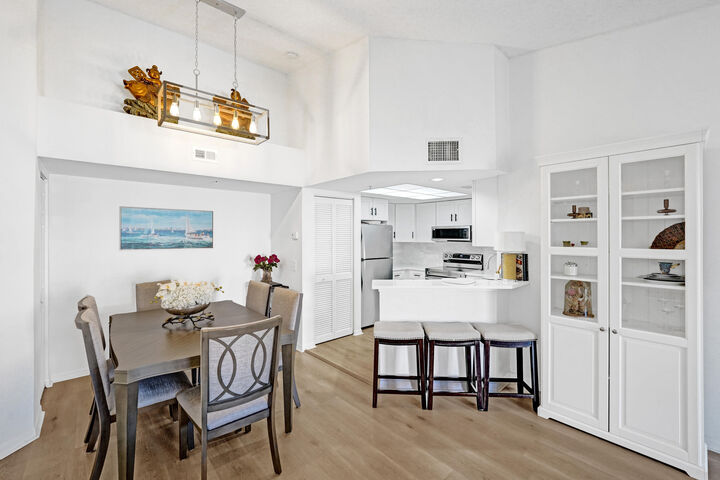 Property Photo:  2125 SE 10th Avenue 1008  FL 33316 