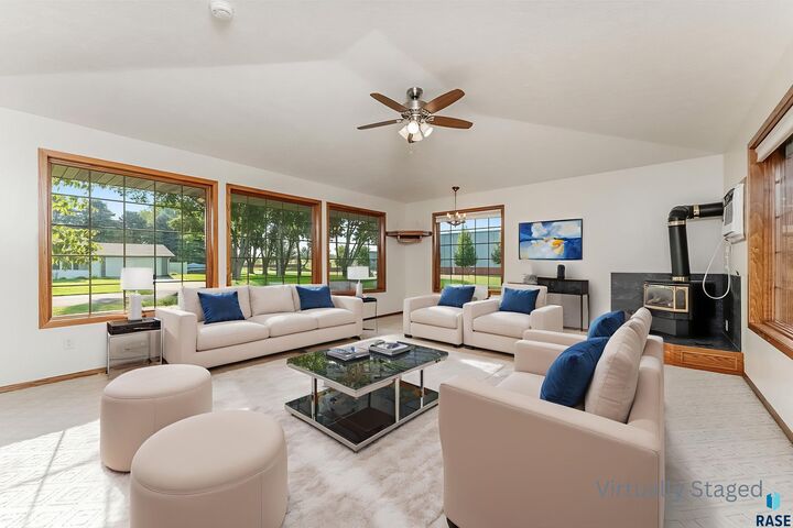 5405 N Indiana Ave  Sioux Falls SD 57104 photo