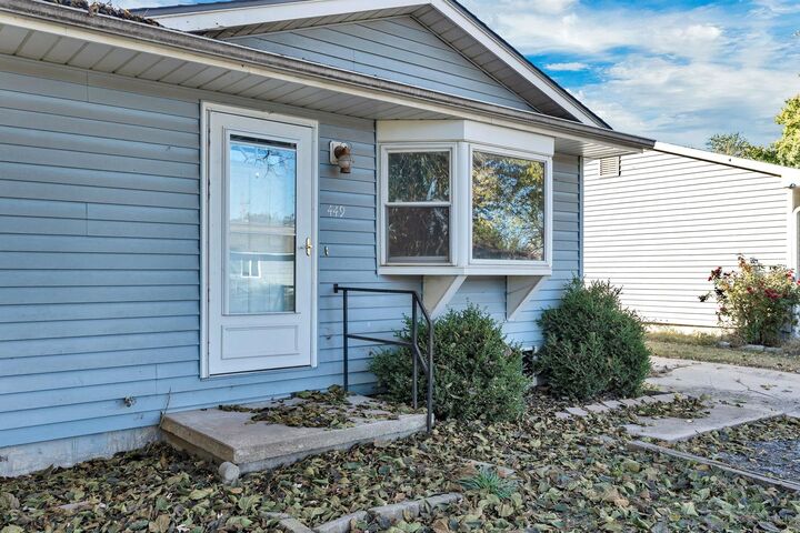 Property Photo: 449 N 10th St KS 67144-8912